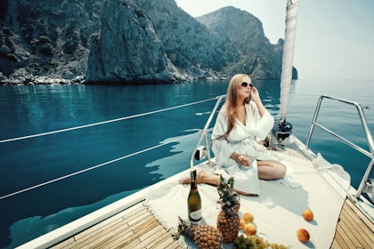 Romantic date in yacht in Cabo San Lucas