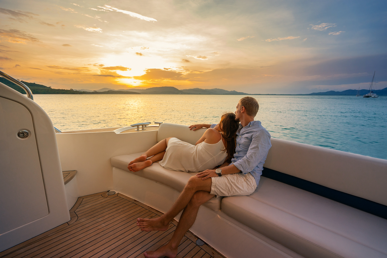 Couple seeing the sunset on a yacht in Cabo San Lucas
