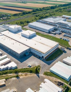 Calentador colgante eléctrico en proceso industrial