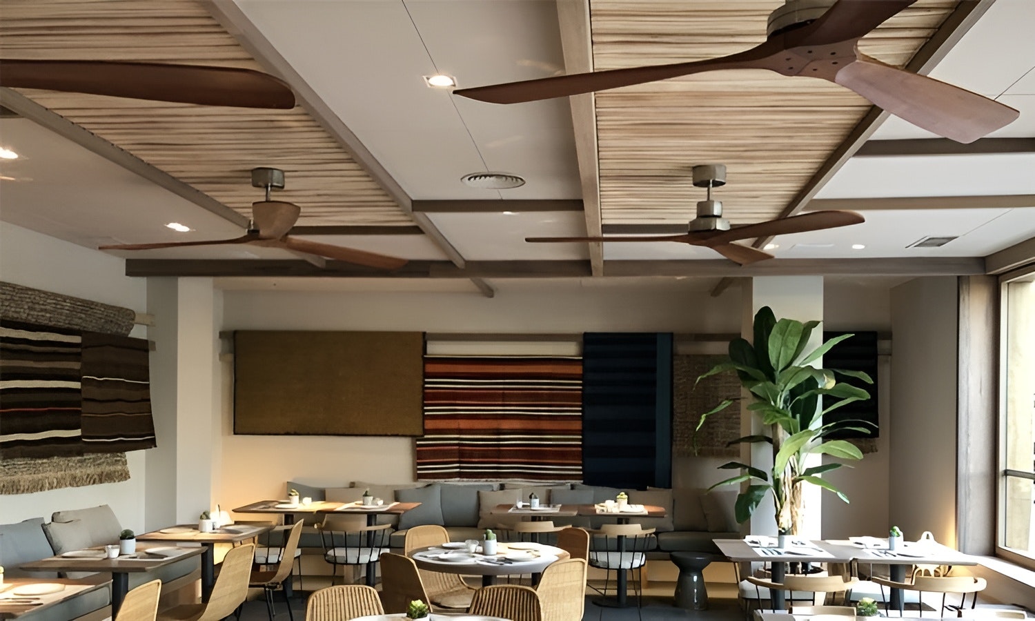 Abanicos de techo para hoteles, comercios y oficinas