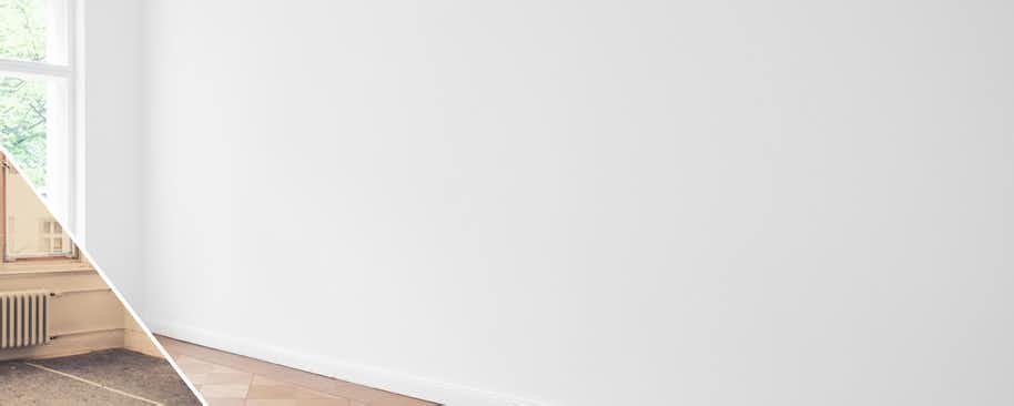 Ingeniero revisando plano de construcción