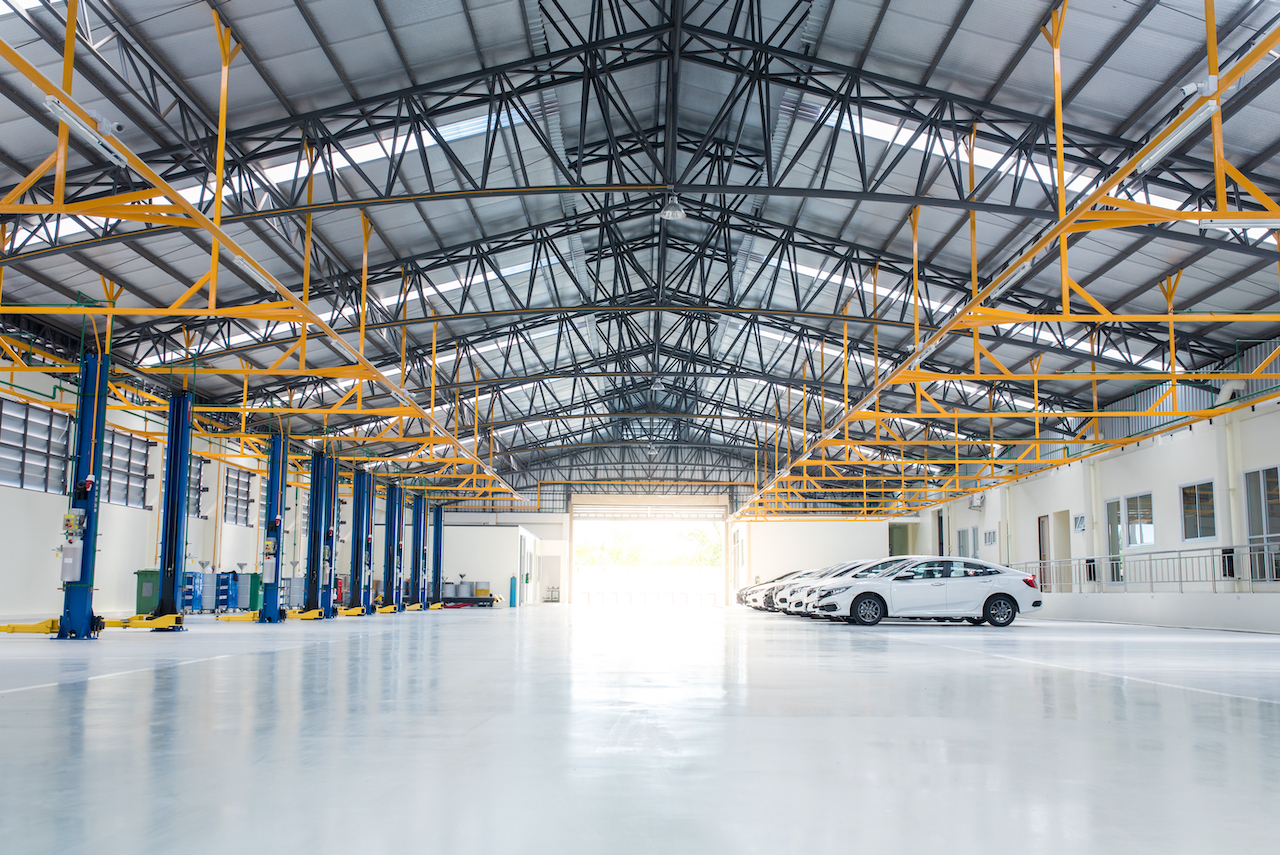 Taller industrial con problemas de plagas de palomas