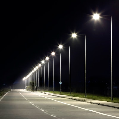 Iluminación para avenidas, calles, estacionamientos y naves industriales