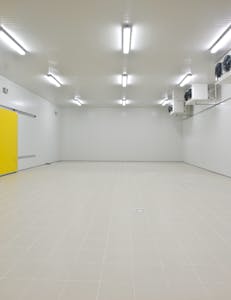 Iluminación para avenidas, calles, estacionamientos y naves industriales