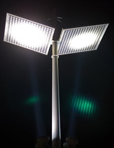 Iluminación para avenidas, calles, estacionamientos y naves industriales