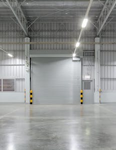 Iluminación para avenidas, calles, estacionamientos y naves industriales