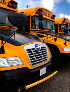 Camiones escolares usados americanos